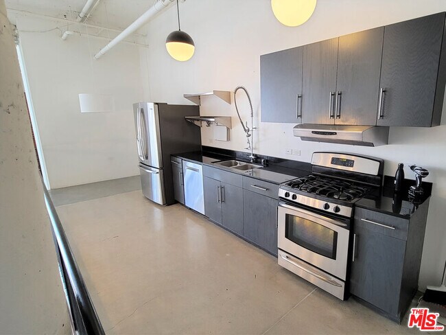 Building Photo - 530 Molino St