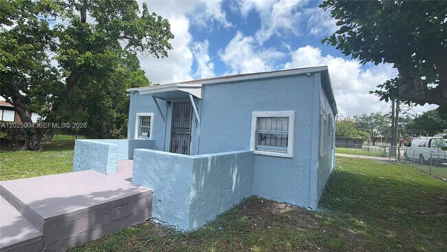 Foto del edificio - 2461 NW 61st St