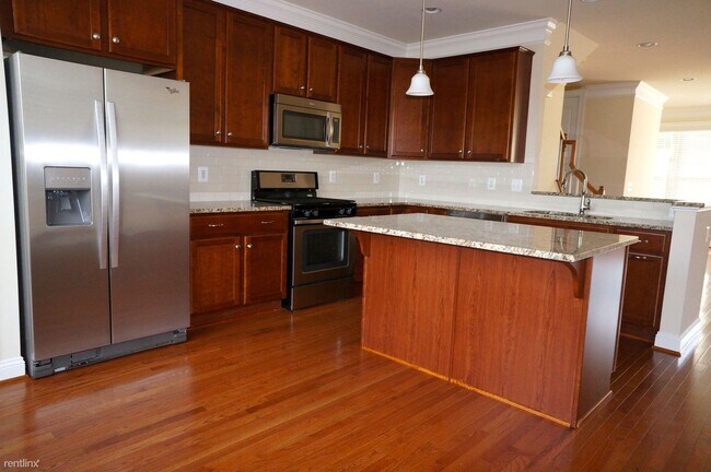 Building Photo - 4 br, 3.5 bath House - 1721 Belvedere Place