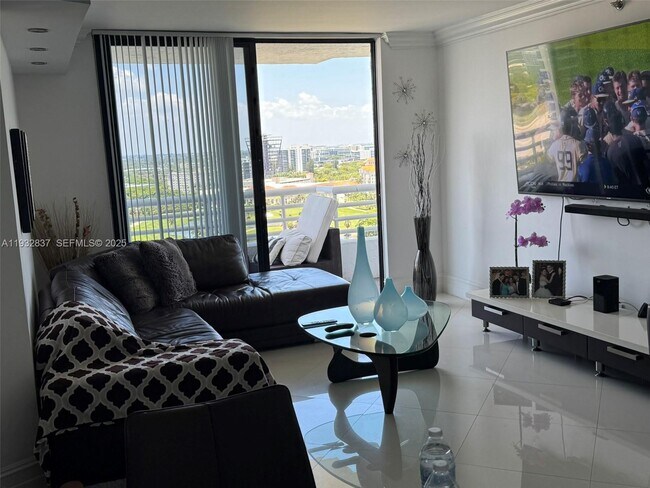 Foto del edificio - 3300 NE 192 St