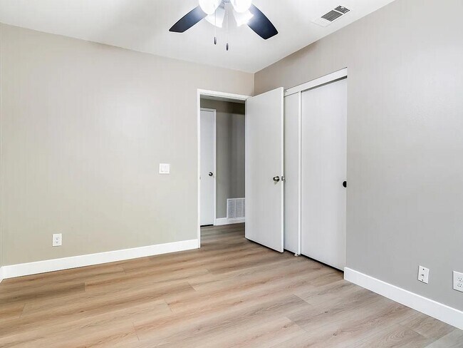 Foto del edificio - 11610 Cedar Way