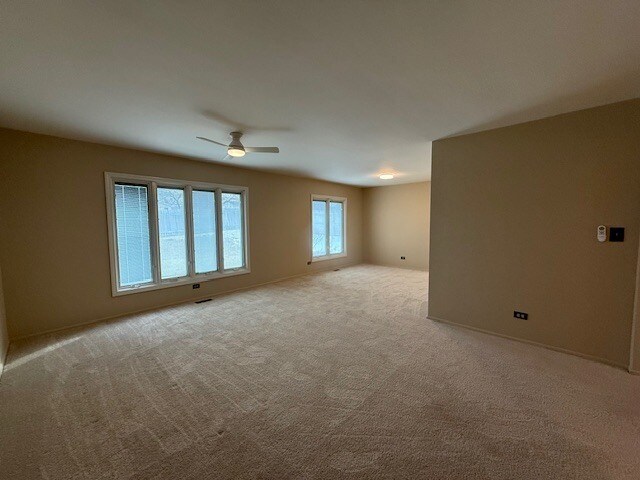 Foto del edificio - 810 W Lakeside Plaza