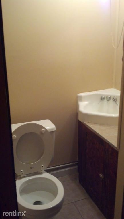 Building Photo - 3 br, 2.5 bath House - 221 E Elmhurst Rd