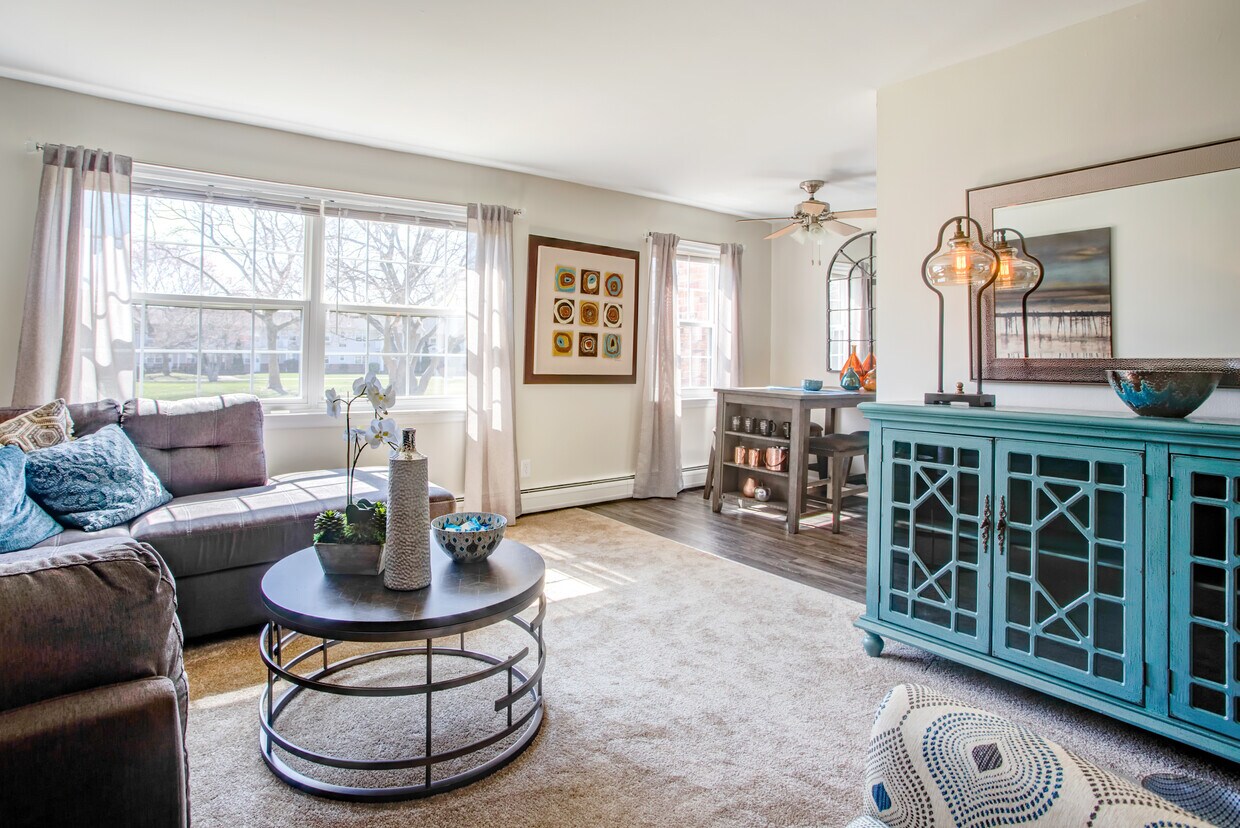 Hawthorne Living Apartments 211 Hawthorne Ave Central Islip, NY