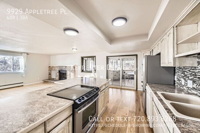 Building Photo - Fantastic home with massive space! $1500 C...