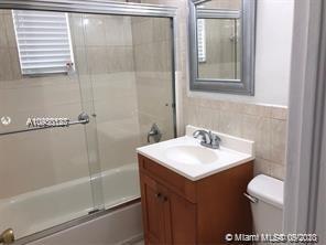 Foto del edificio - 7920 Harding Ave