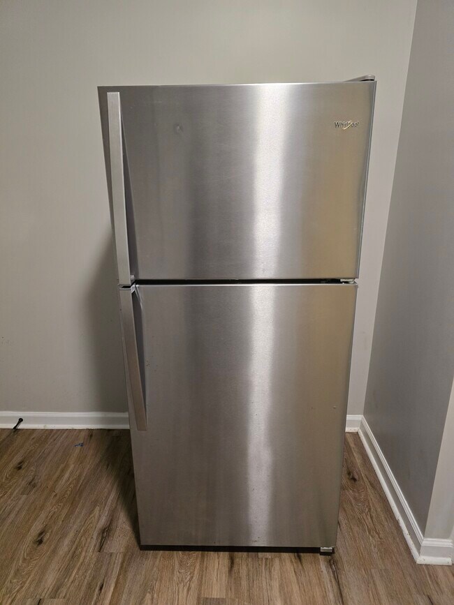 Building Photo - Macon Drive