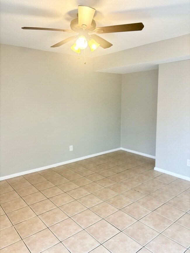 Foto del edificio - 9014 E Lehigh Ave