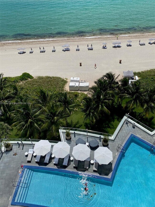Foto del edificio - 17001 Collins Ave