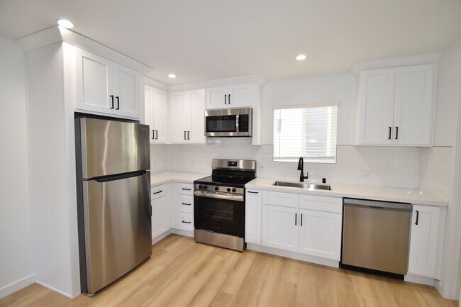 Foto del edificio - 14418 Dickens St