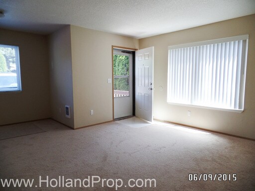 Building Photo - 2993 NW Glencoe Rd
