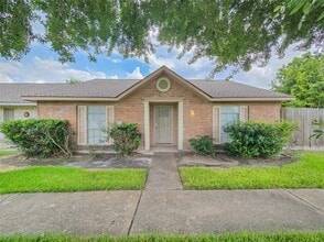 Building Photo - 12811 High Star Dr