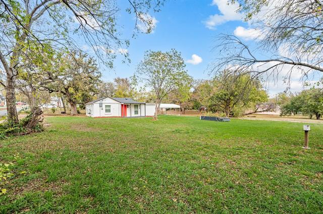 Building Photo - 705 Moseley St