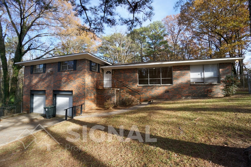 Primary Photo - 1045 Walker Ave