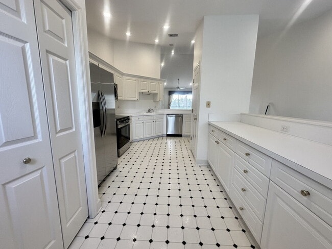 Building Photo - Gated Grasslands Community - 3/2 with a Balcony