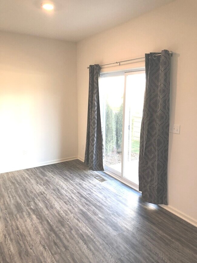 Foto del edificio - 8420 Stillwater Rd