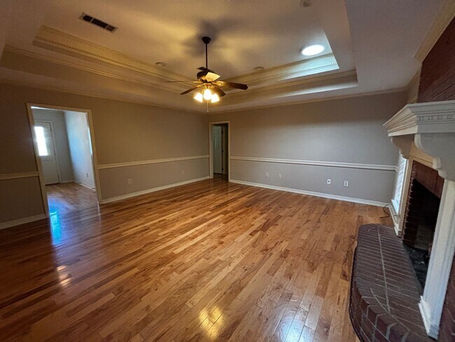 Foto del edificio - ****JUST REDUCED****232 Boxwood Circle Bra...
