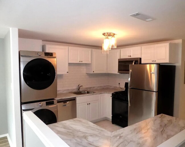 Kitchen - 9806 Walker House Rd