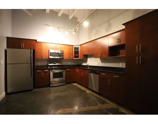 Primary Photo - 24 Mt Vernon St