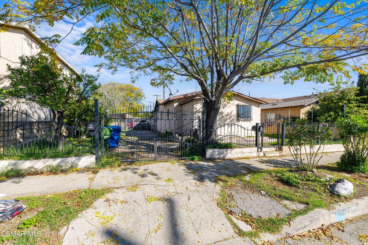 Primary Photo - 11018 Sutter Ave