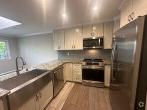 Building Photo - 1040 De Mattei Ct