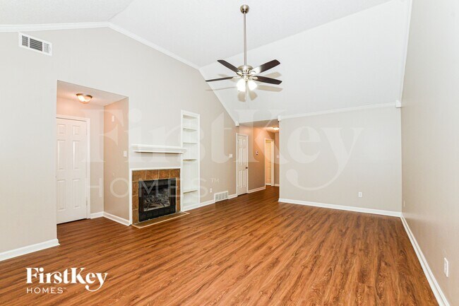 Foto del edificio - 4538 Kings Grant Dr