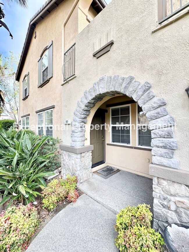 Foto del edificio - Ready to move in 3 bed 3 bath home