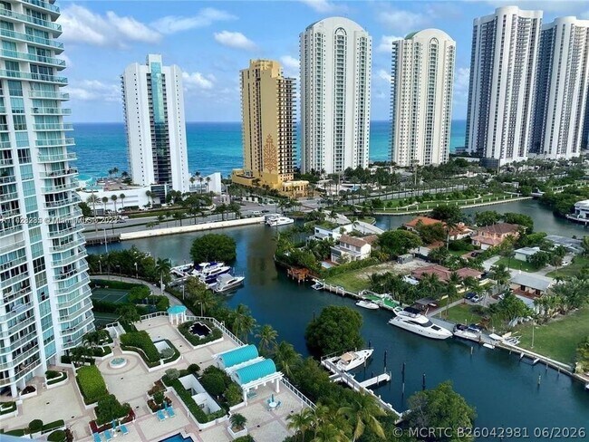 Foto del edificio - 16500 Collins Ave