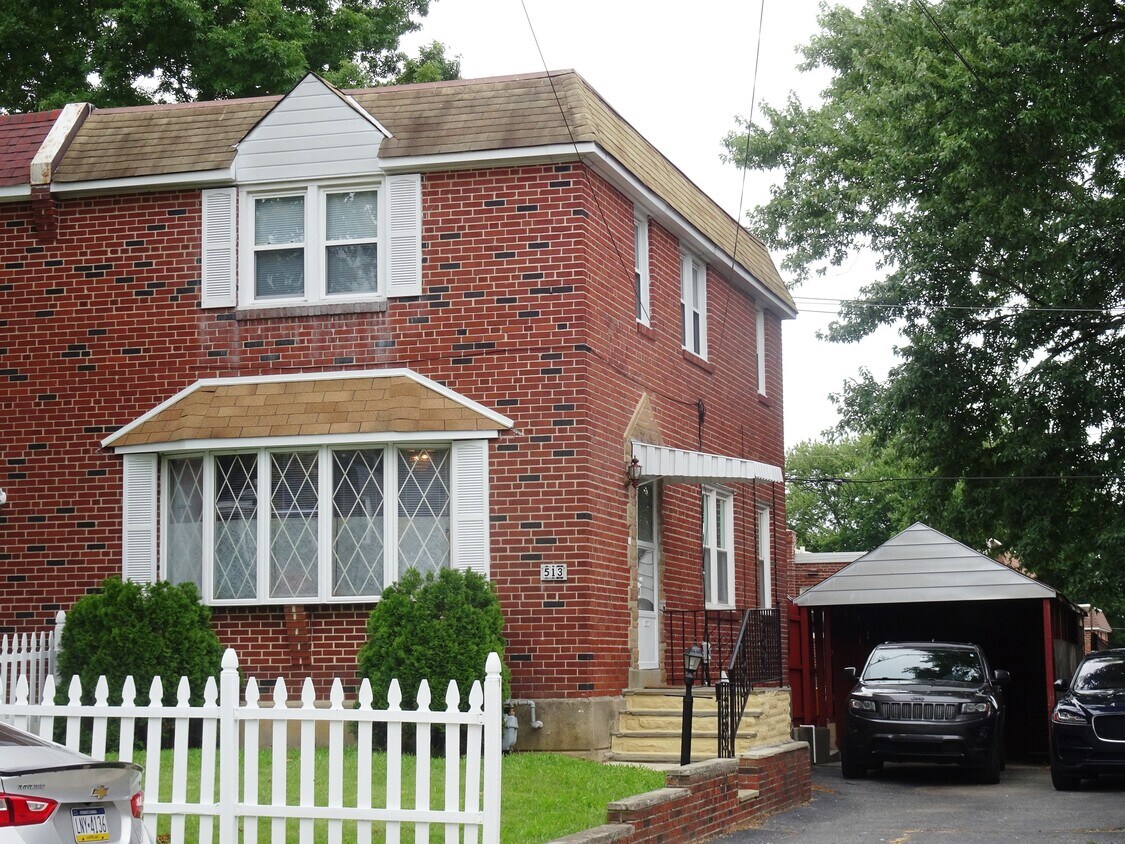 Primary Photo - 513 Poplar St
