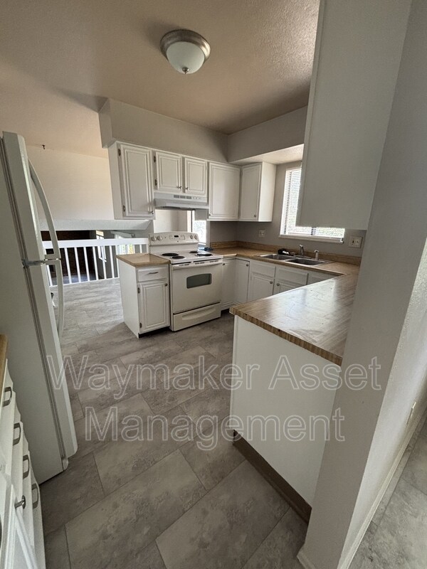 Foto del edificio - 6625 Snowbird Dr