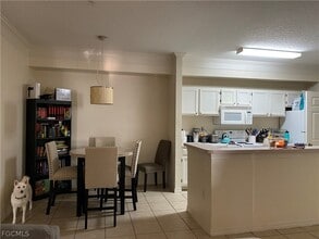 Building Photo - 11490 Villa Grand