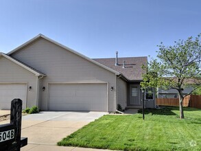 Building Photo - 504B Sunflower St