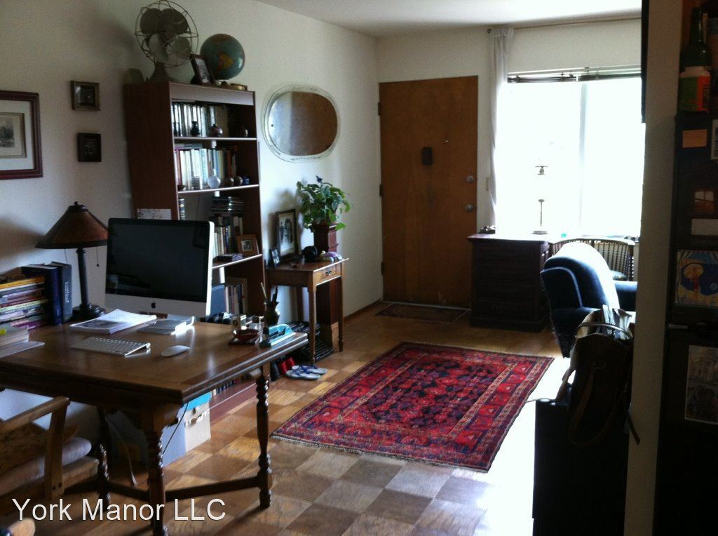 Foto principal - 3300 York Rd S