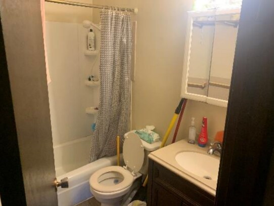 Bathroom - 3424 Bloomington Ave