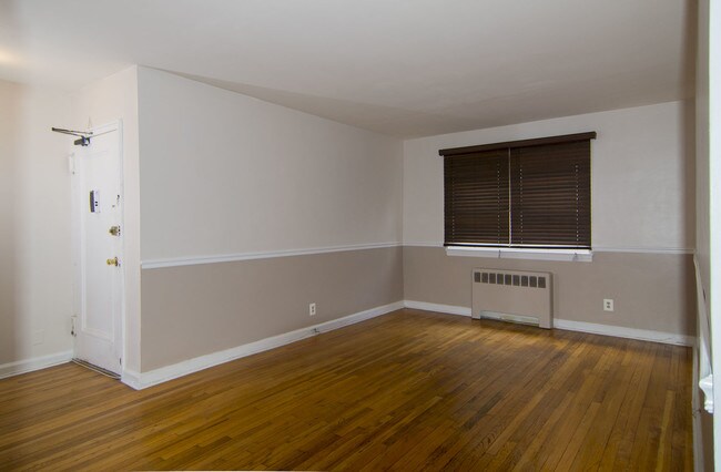 Building Photo - 1498 Terrace Cir