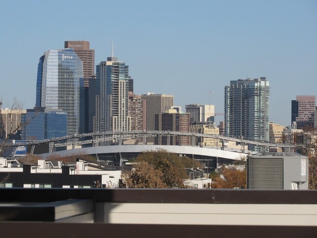 Town home a Block away from Sloan's Lake with roof top Deck - Town home a Block away from Sloan's Lake with roof top Deck