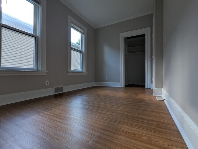 Foto del edificio - 732 Case Ave