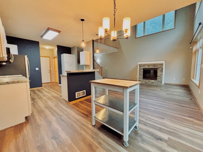Foto del edificio - Gorgeous 3 Bedroom 4 Bath End Unit in Eagan