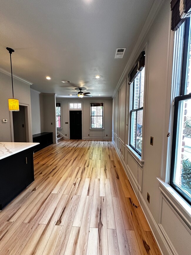 Building Photo - 450 Railroad Ave