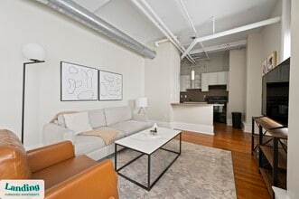 Building Photo - 211 Union St