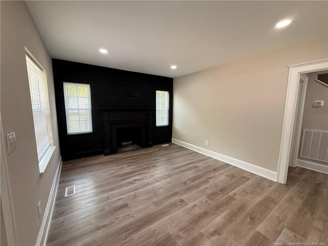 Foto del edificio - 122 Kensington Cir