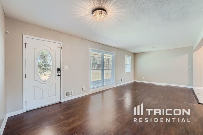 Foto del edificio - 1695 Virginia Cir