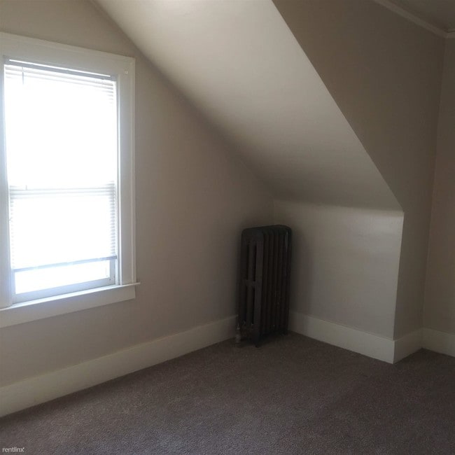 Building Photo - 2 br, 1 bath House - 24370 Fern Ave