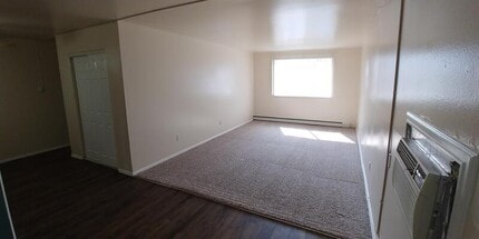 Building Photo - 325 Cragmor Rd