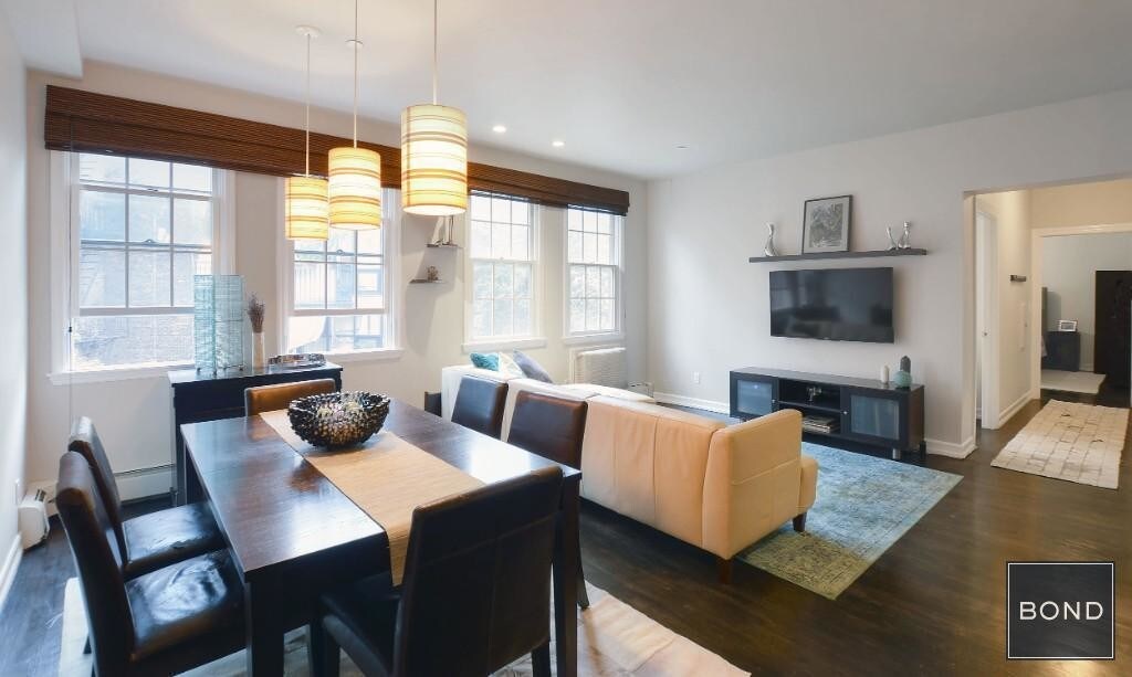Foto principal - 407 East 12th Street