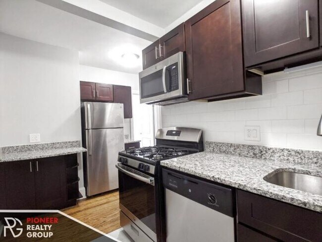 Foto del edificio - 2 bedroom in CHICAGO IL 60626