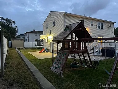 Building Photo - 18 Eulner St