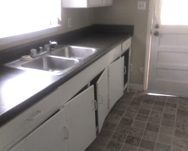Foto del edificio - 4065 Southview Dr