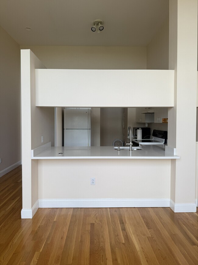 Foto del edificio - 240 Heath St