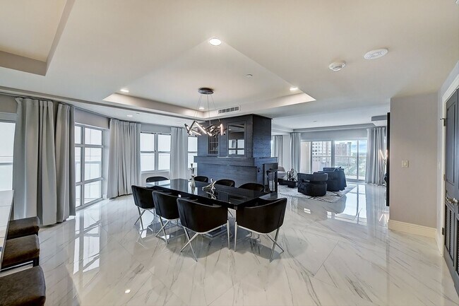 Foto del edificio - Modern High End Luxury Condo in Uptown Charlotte